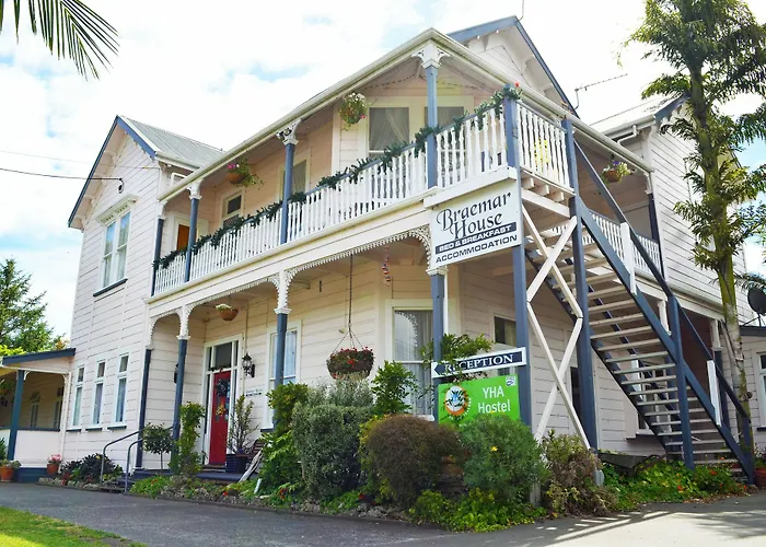 Braemar House B&B And Yha Hostel
