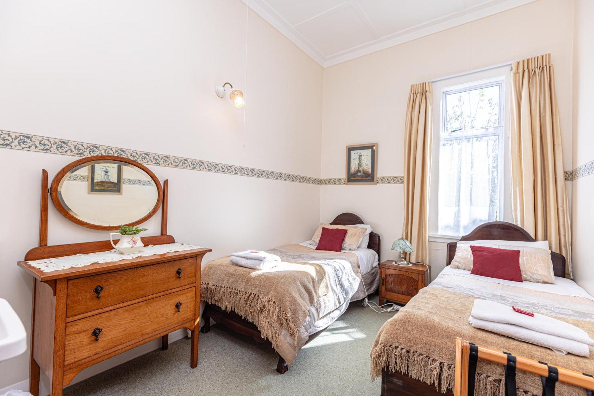 Braemar House And Yha 3*