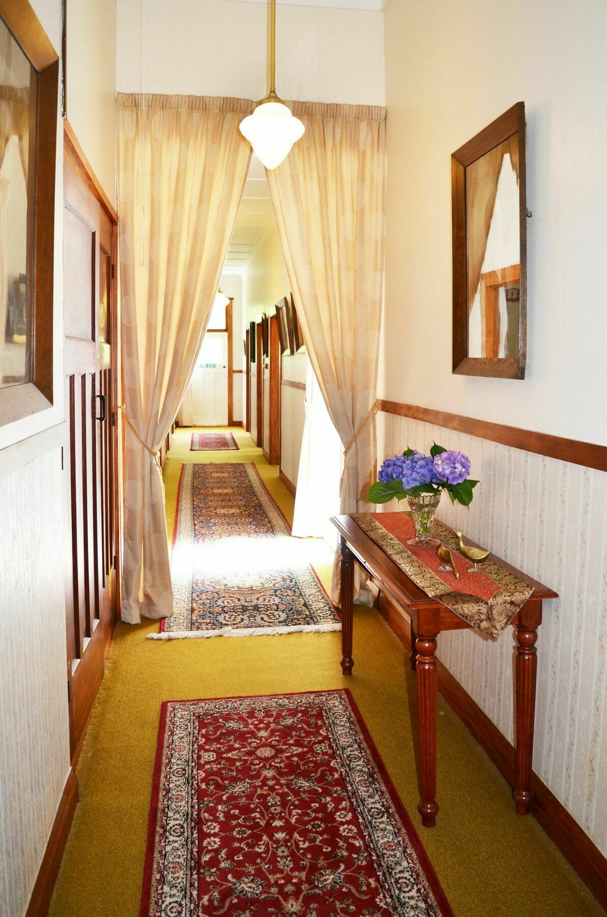 Frühstückspension Braemar House And Yha 3*